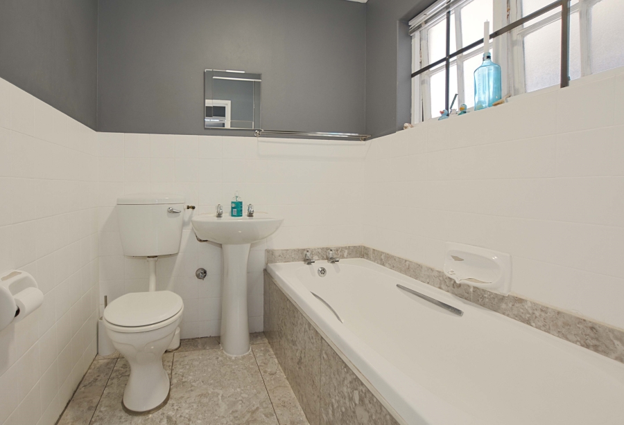 4 Bedroom Property for Sale in Bloubergstrand Western Cape